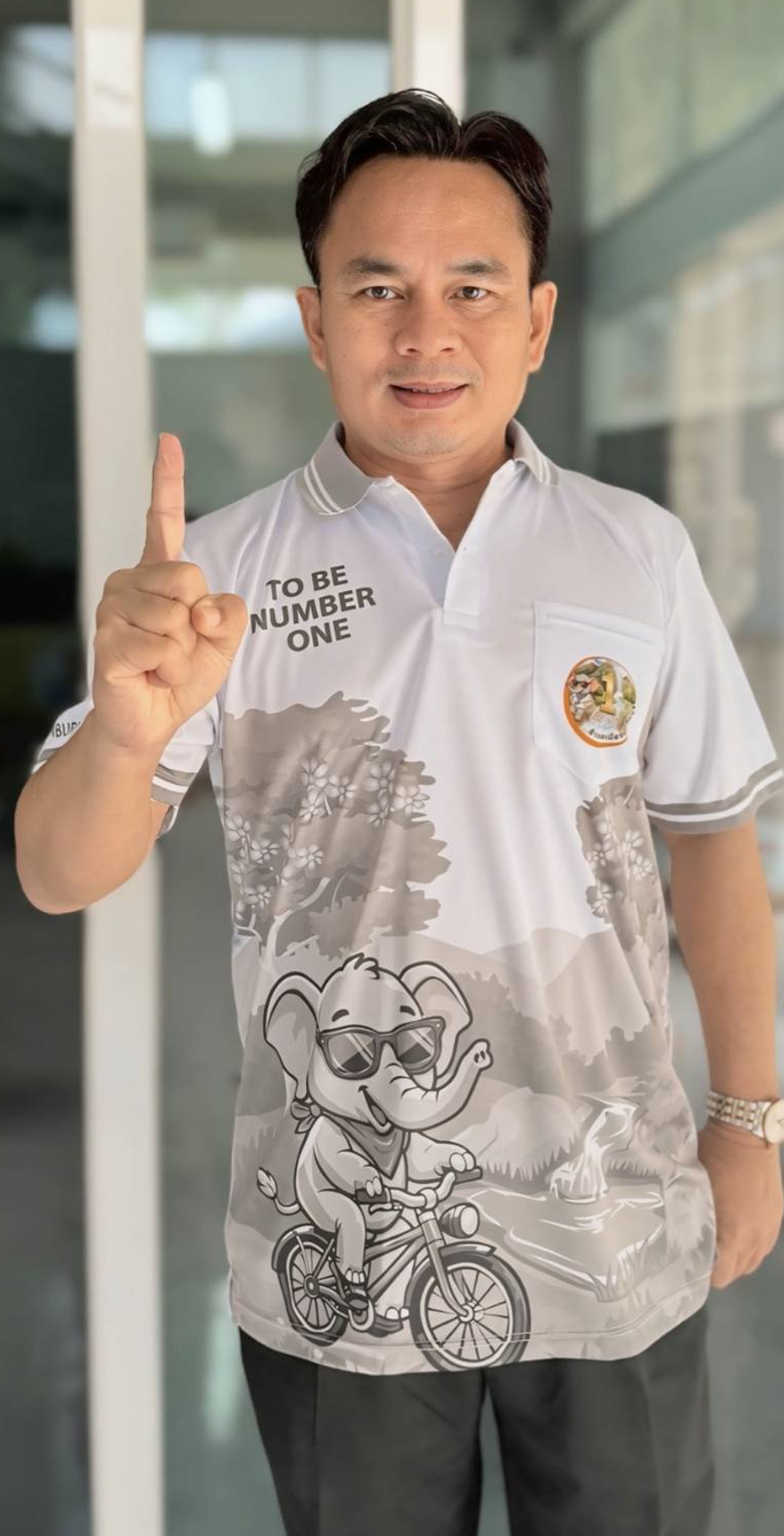 นายสมิทธิ์ สาสะเดาะห์